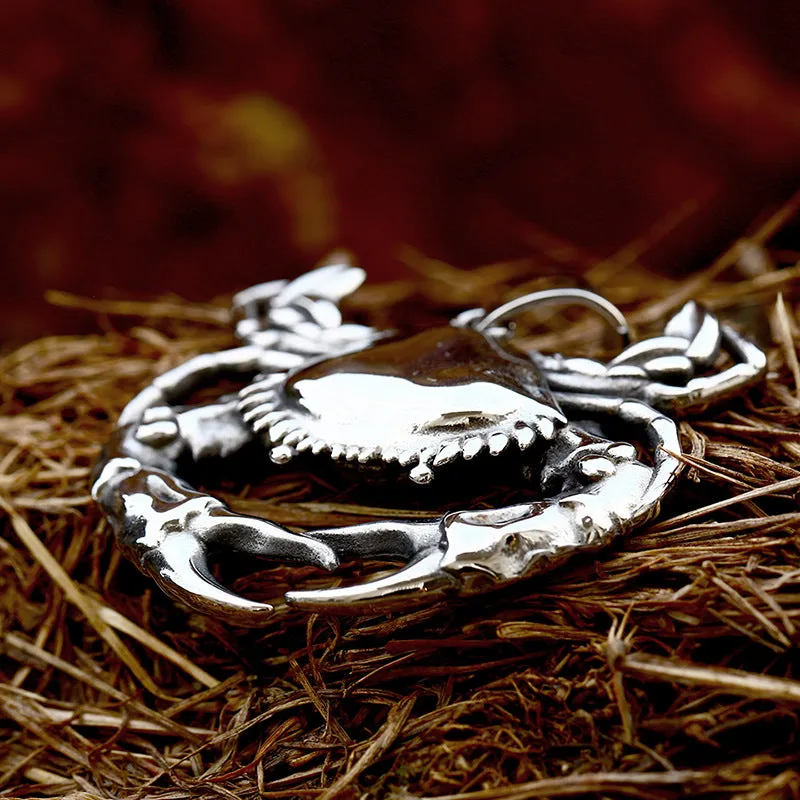 Adorable Titanium Steel Crab Pendant for Men - Stylish Animal Jewelry from Planderful