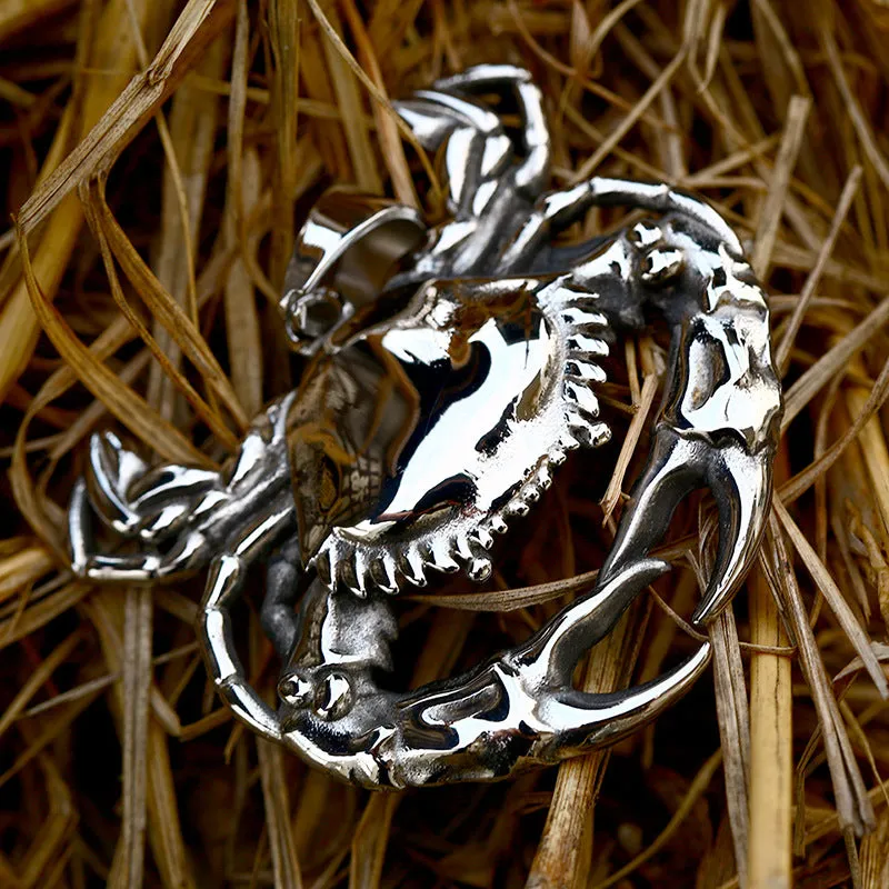 Adorable Titanium Steel Crab Pendant for Men - Stylish Animal Jewelry from Planderful