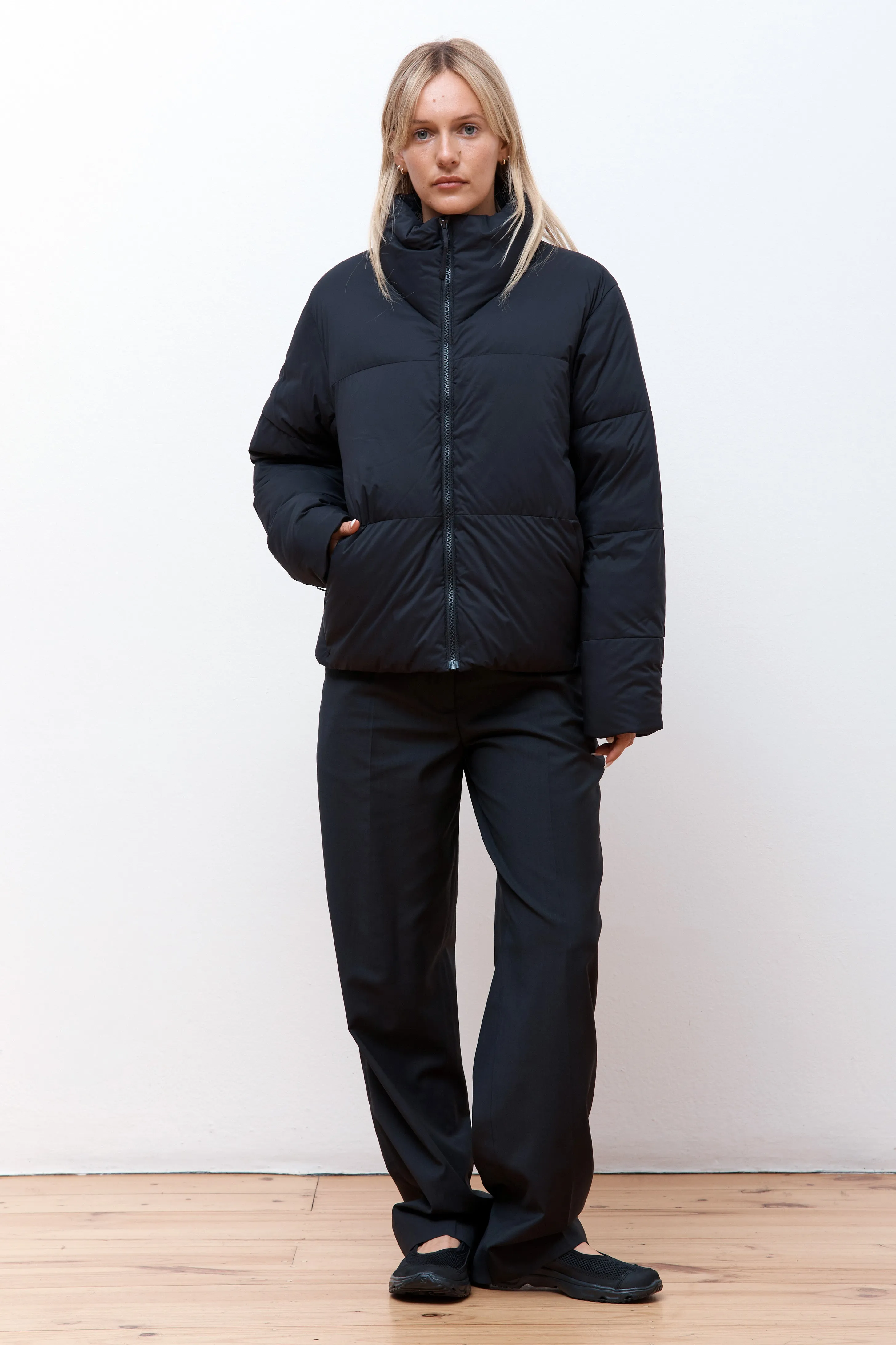 Conduit Down Jacket W Black