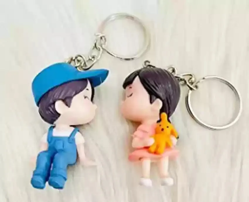 Cute Couple Kissing | Set of 2 | Keychains