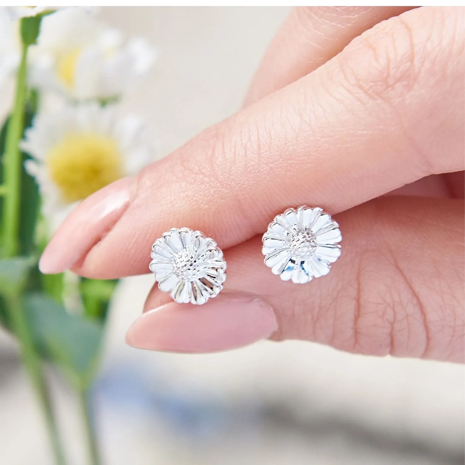 Daisy Silver Stud Earrings