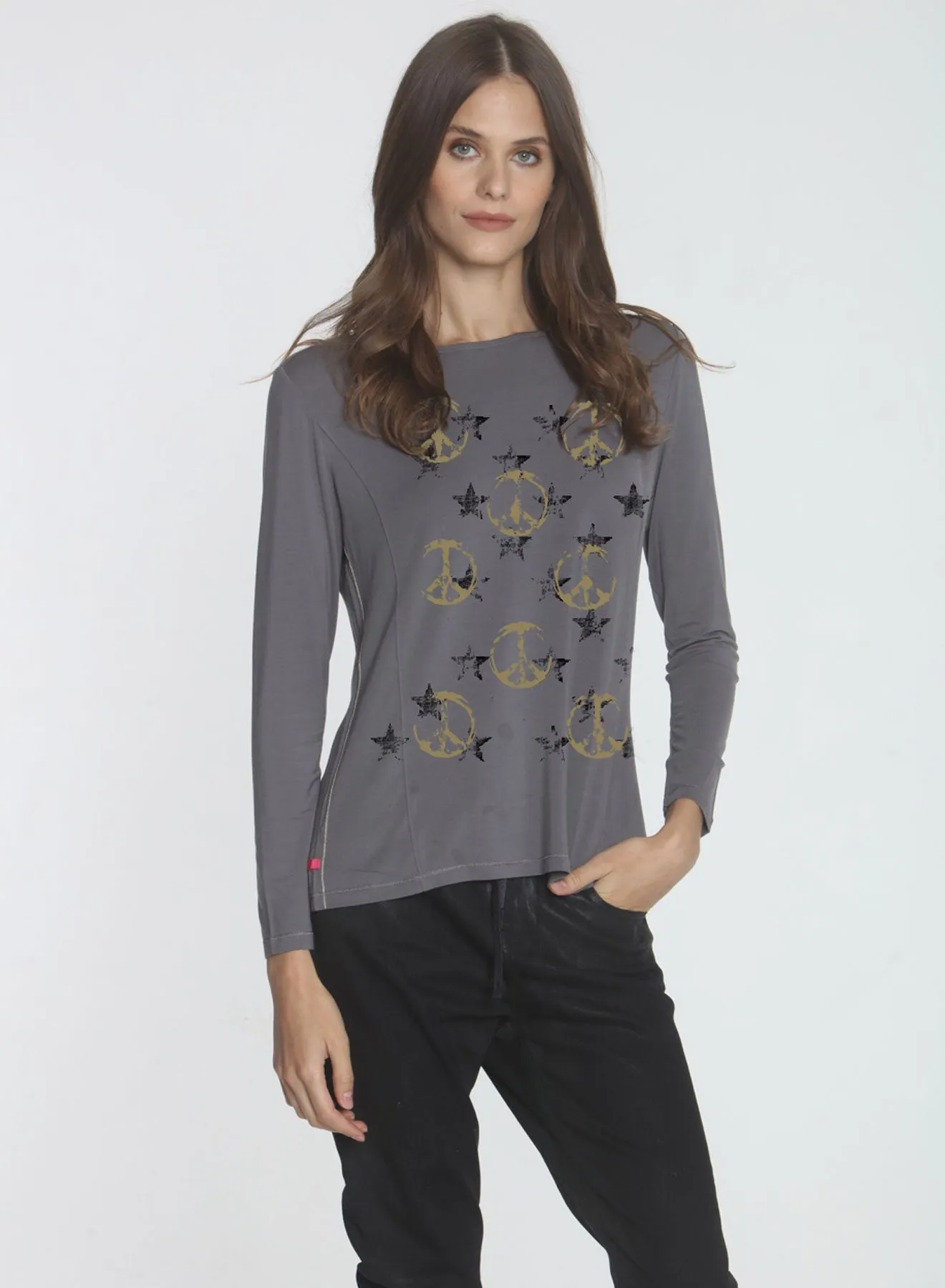 Graphic Riley LS Tee - Deep Taupe Peaceful