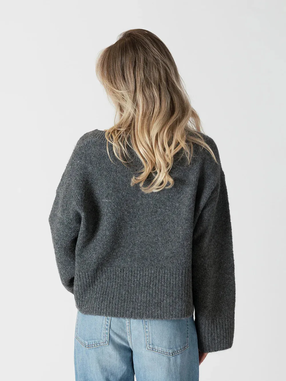 Lyla & Luxe Etta Sweater Dark Grey