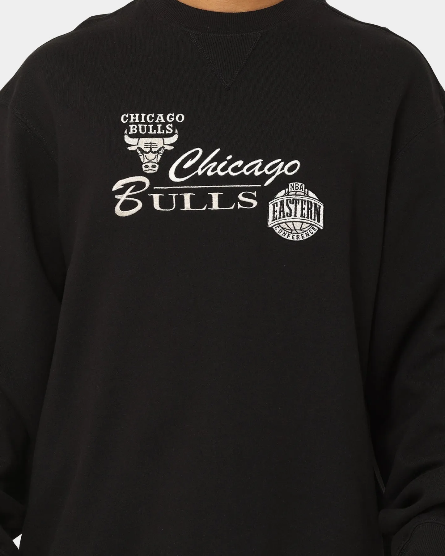 Mitchell & Ness Chicago Bulls Conference Script Crewneck Black