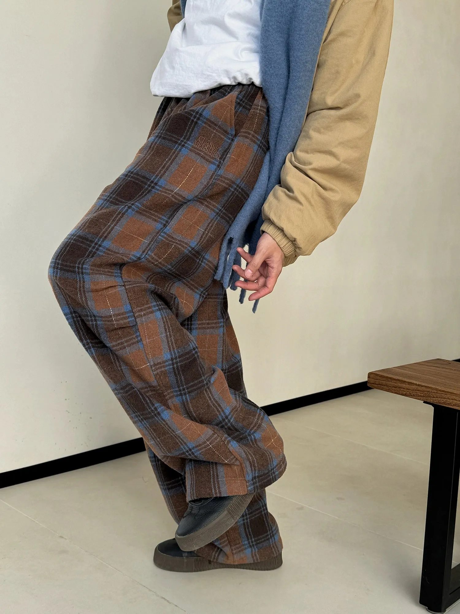 Nine Contrast Plaid Wide Sweatpants